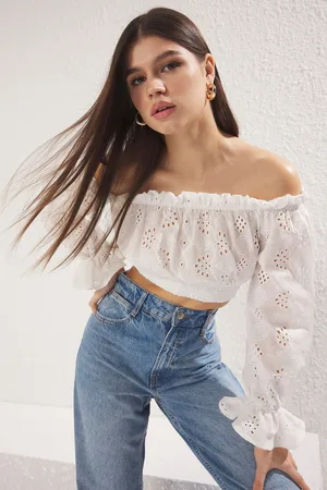 Trendyol White Cotton Embroidered Off Shoulder Crop Woven Blouse