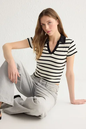 Trendyol White-Black Striped Fitted/Body-Sit Polo Collar Knitted Blouse