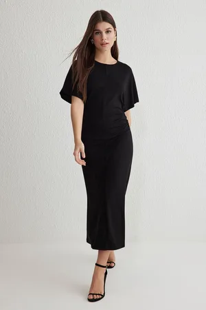 Trendyol Black Fitted Gather/Drape Midi Stretch Knit Dress