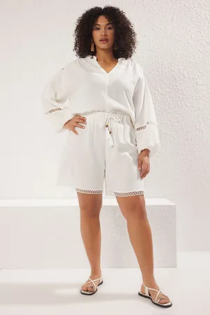 Trendyol Curve Ecru Tassel Tie Detailed Muslin Play Clothing Plus Size Shorts & Bermudas