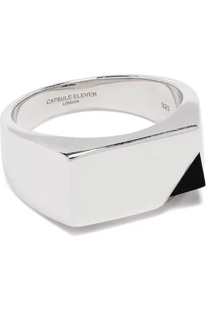CAPSULE ELEVEN Jewel Beneath signet ring