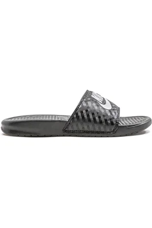Nike Benassi JDI sneakers