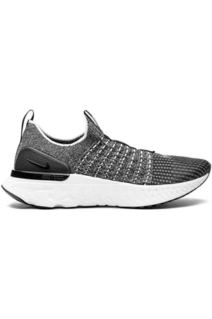 Nike React Phantom Run Flyknit 2 "Oreo" sneakers