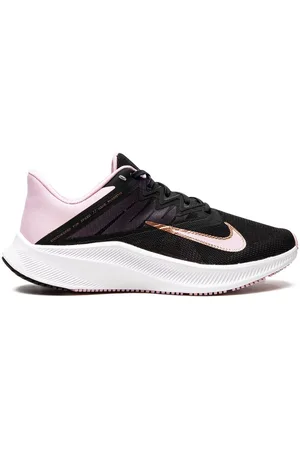Nike Quest 3 sneakers