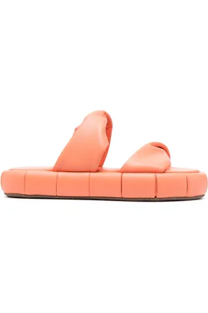 THEMOIRÈ Flat wrapped flip flops