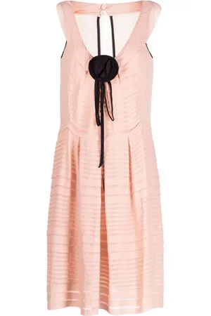 VALENTINO GARAVANI 2010s floral-appliqué silk shift dress