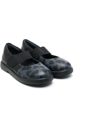 Camper Round-toe leather ballerina shoes