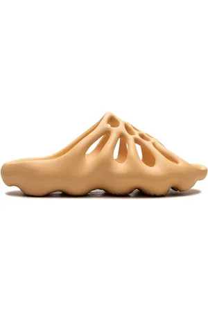 adidas Yeezy 450 "Cream" slides