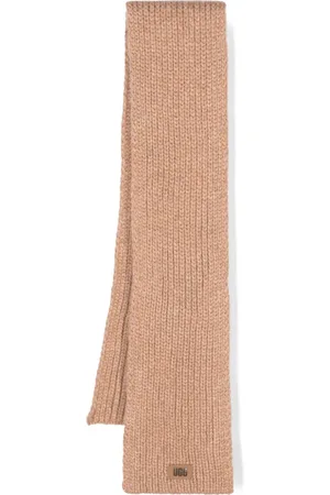 UGG Chunky-knit logo-patch scarf