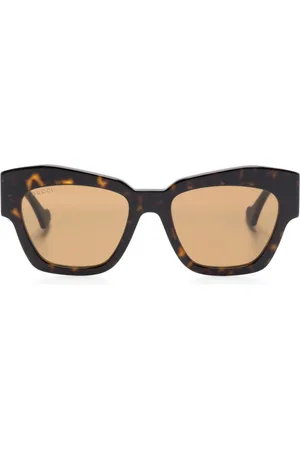 Gucci Logo-plaque oversize-frame sunglasses