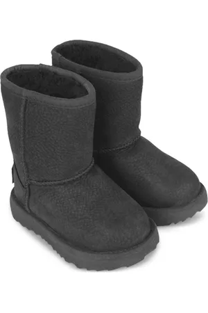 UGG Classic logo-patch boots