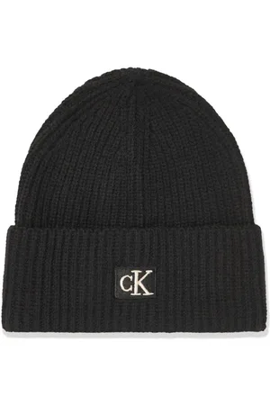 Calvin Klein Logo-patch ribbed-knit beanie