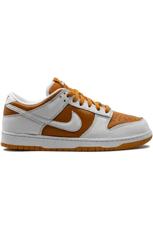Nike Dunk lace-up sneakers