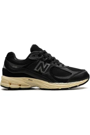 New Balance M2002R "Vintage White" sneakers
