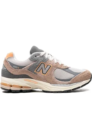 New Balance 2002R low-top sneakers