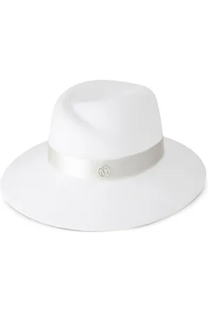 Le Mont St Michel Virginie logo-plaque detail wool fedora
