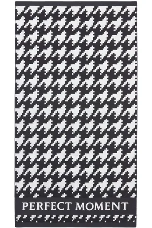 Perfect Moment Houndstooth-print beach towel