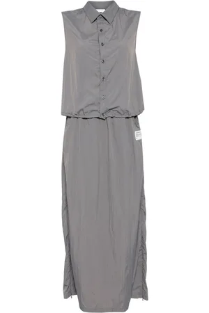 Izzue Logo-appliqué sleeveless shirt