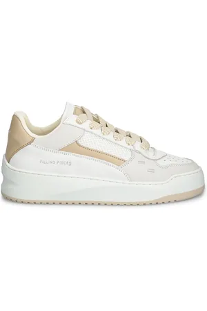 Filling pieces Perforated-detailing trainers
