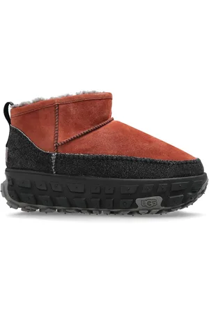 UGG Venture Daze boots