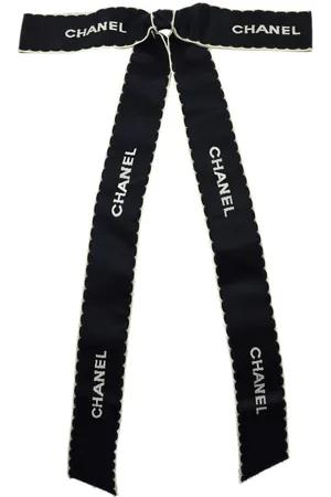 CHANEL 1990-2000s logo-embroidered satin bow brooch