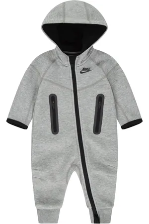 Nike Logo-print outerwear
