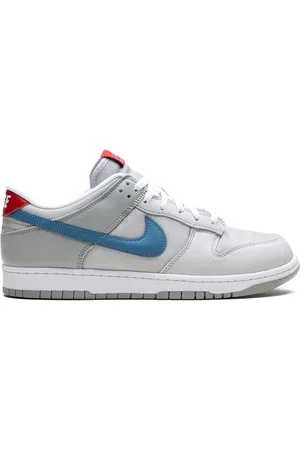 Nike Dunk Low sneakers