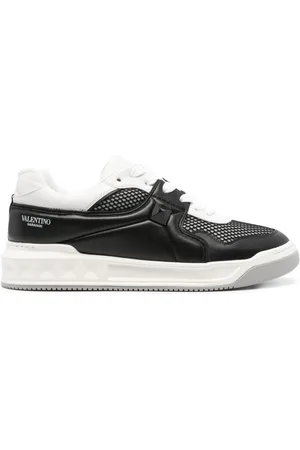 VALENTINO GARAVANI Rockstud leather sneakers