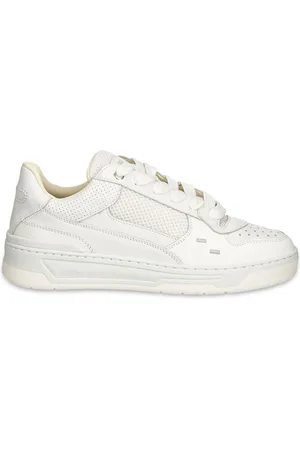 Filling pieces Perforated-detailing trainers