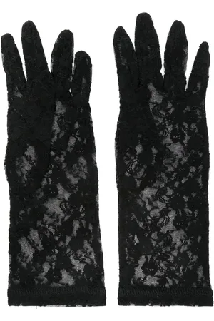 Ioana Ciolacu Brody short gloves