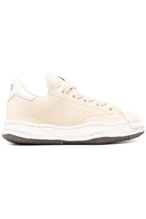 Maison Mihara Yasuhiro Round toe trainer