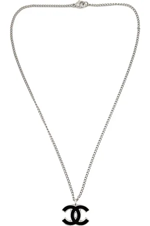 CHANEL 2006s CC logo necklace