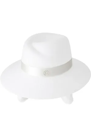 Le Mont St Michel Virginie logo-plaque detail wool fedora