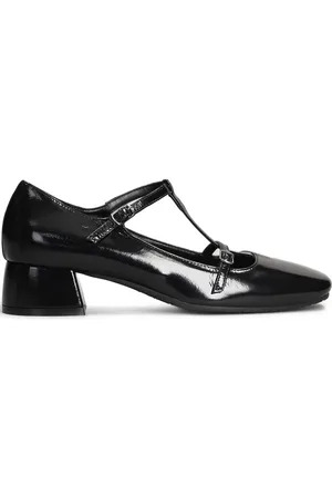 Julie Dee Patent leather pumps