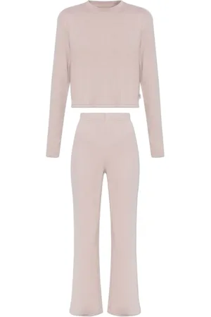 UGG May set