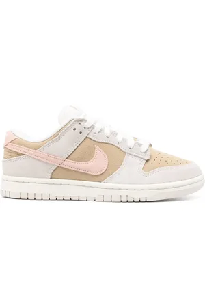 Nike Dunk Low sneakers