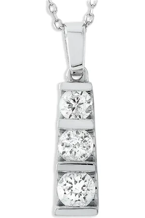 LB Exclusive 14 white gold diamond pendant necklace