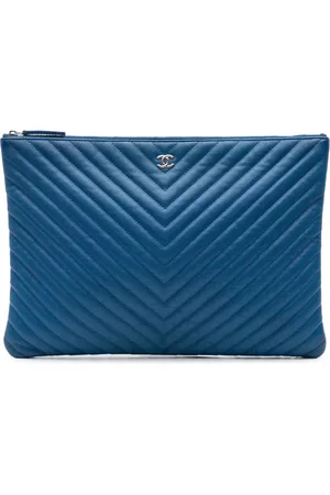 CHANEL 2017-2018 Large CC Chevron Caviar O Case clutch bag