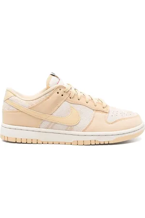 Nike Dunk Low sneakers