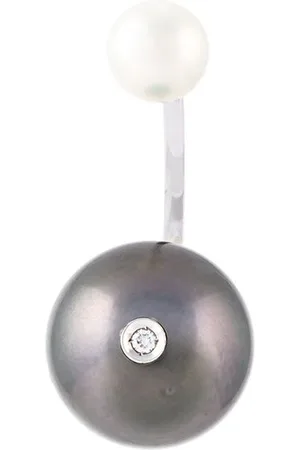 DELFINA DELETTREZ Pearl piercing