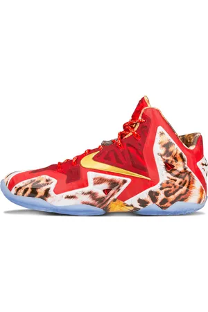Nike Lebron XI Premium sneakers