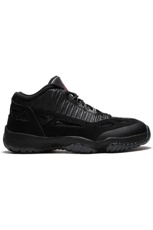 Jordan Air 11 Retro Low "Referee" sneakers