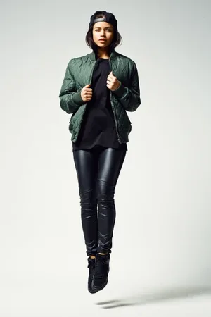 Urban classics Ladies Diamond Quilt Nylon Jacket olive