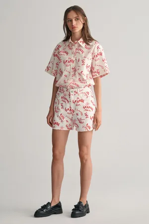 GANT ŠORTKY TEXT PRINT JEANS SHORTS BRIGHT RED