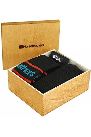 Horsefeathers Dárkový box pánských zimních doplňků (kulich + ponožky + nákrčník)