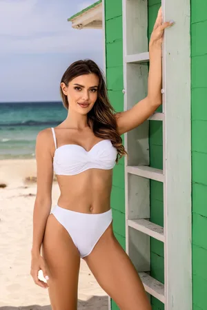 ETNA Bílé push-up bikiny s kalhotkami vyššího střihu Alice 26/G kolor 002