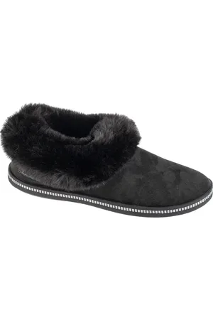 Skechers Černé dámské pantofle s kožíškem Cozy Campfire - Winter Nights 169012-BBK