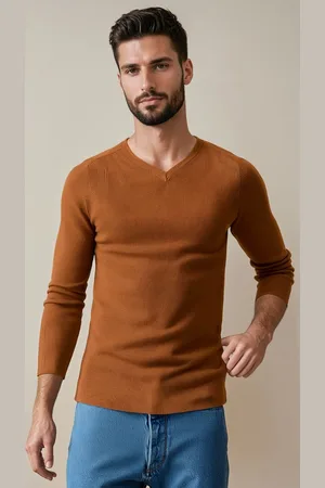 Basics from Amsterdam Hnědý pánský svetr s decentním výstřihem do V WX2290