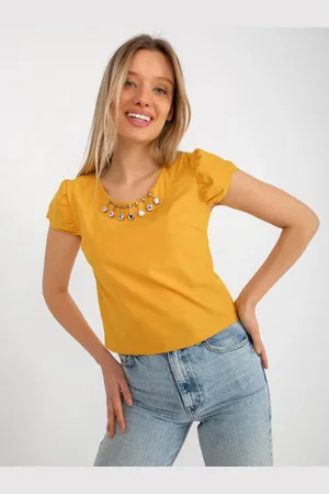 Basics from Amsterdam Tmavě žlutá halenka se zlatou aplikací a krátkým rukávem LK-BZ-505783.50P-dark yellow