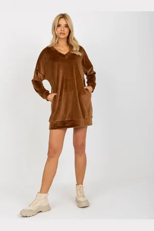RUE PARIS Hnědé volné velurové šaty s kapsami -RP-TU-8189.94-brown